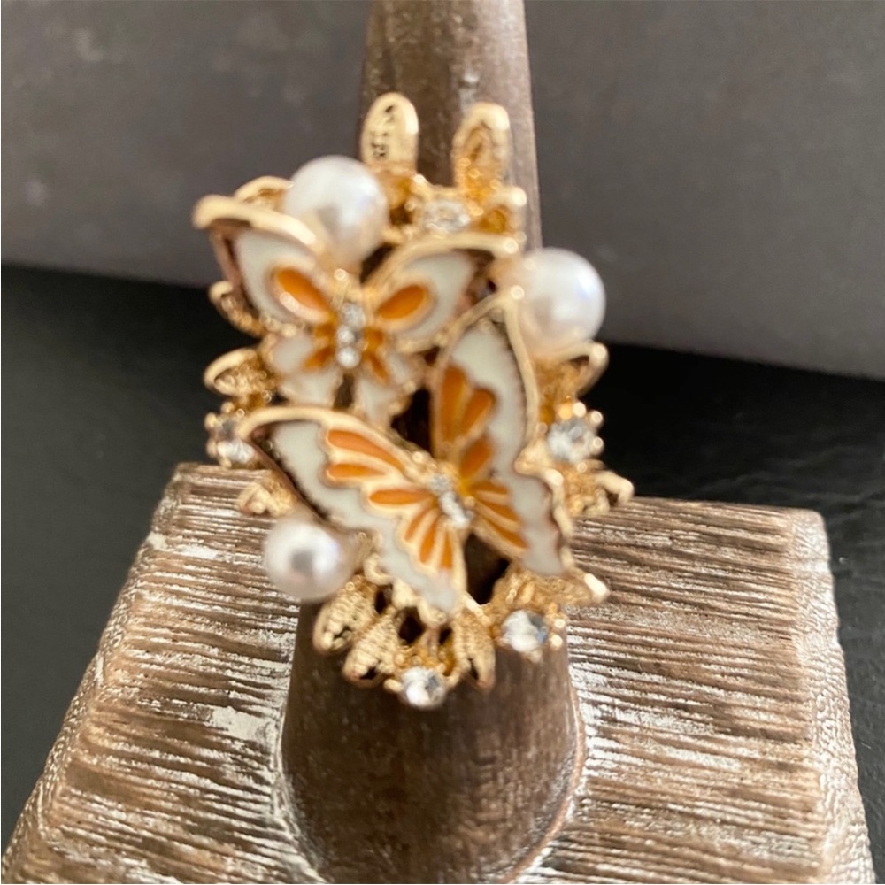 💖 Size 6 1/2 Butterfly Pearl Crystal Ring NEW - Picture 4 of 4
